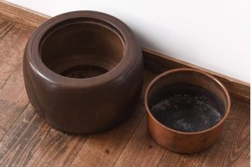 アンティーク雑貨　和製アンティーク　桐材製　古い木の質感が味わい深いくり抜き火鉢