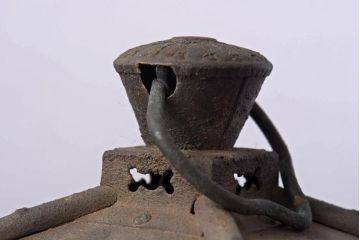 アンティーク雑貨　リメイク　ラフジュオリジナルガラス入り　銅製灯籠(照明、ディスプレイ)