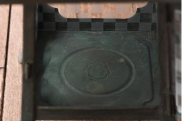 アンティーク雑貨　和製アンティーク　ラフジュオリジナルガラス入りリメイク　窓の形も上品な吊り灯籠(照明、ディスプレイ)