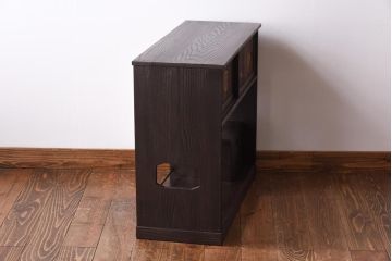 アンティーク家具　和製アンティーク　浮造り仕上げ　栗材の木目が味わい深い飾り棚(茶棚)