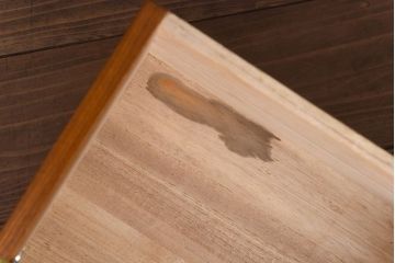 アンティーク家具　和製アンティーク　蒔絵　渋い色味が魅力的な日本風情を感じる茶棚(飾り棚)