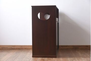 アンティーク家具　和製アンティーク　蒔絵　渋い色味が魅力的な日本風情を感じる茶棚(飾り棚)