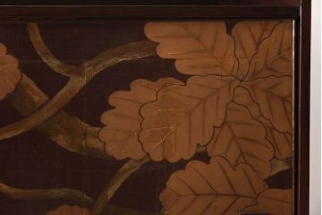 アンティーク家具　和製アンティーク　蒔絵　渋い色味が魅力的な日本風情を感じる茶棚(飾り棚)