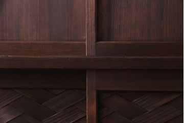 アンティーク家具　昭和期　網代編みの引き戸が美しい渋い味わいの置き水屋(茶水屋、茶棚)
