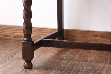 アンティーク家具　イギリスアンティーク　オーク材　ツイストレッグが目を引くシックなダイニングチェア(ワークチェア、椅子)