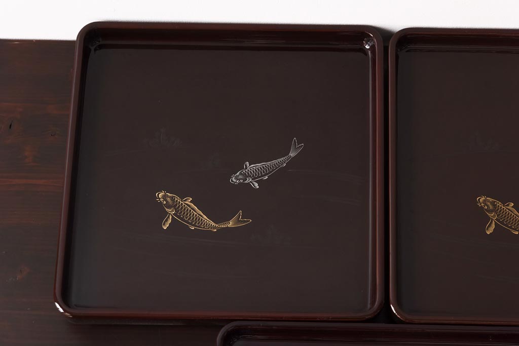 和製アンティーク　鯉の図　和の雰囲気漂う漆塗りのお膳(お盆、トレー)3枚セット