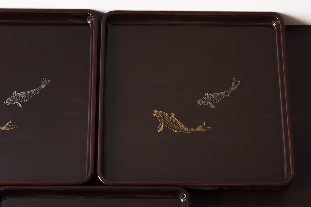 和製アンティーク　鯉の図　和の雰囲気漂う漆塗りのお膳(お盆、トレー)3枚セット