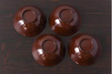 和製アンティーク　松の図　朱漆に金彩が映える蓋付き木製椀(漆器、和食器)4客セット