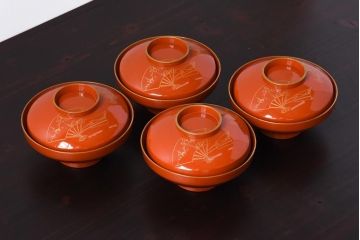 和製アンティーク　扇の図　沈金蒔絵　繊細な装飾が美しい蓋付き木製椀(漆器、和食器)4客セット