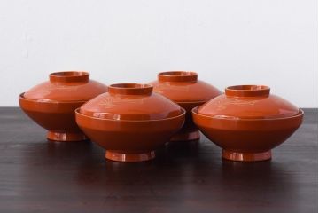 和製アンティーク　扇の図　沈金蒔絵　繊細な装飾が美しい蓋付き木製椀(漆器、和食器)4客セット