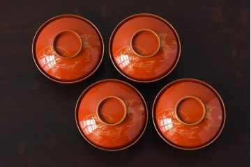 和製アンティーク　扇の図　沈金蒔絵　繊細な装飾が美しい蓋付き木製椀(漆器、和食器)4客セット