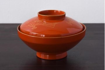 和製アンティーク　扇の図　沈金蒔絵　繊細な装飾が美しい蓋付き木製椀(漆器、和食器)4客セット