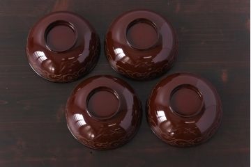 和製アンティーク　アジアンな図柄が目を引く蓋付き木製椀(漆器、和食器)4客セット