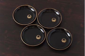 和製アンティーク　上がり藤紋がポイントになった上品な木製皿(漆器、和食器)4枚セット