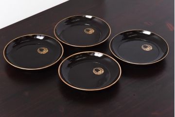 和製アンティーク　上がり藤紋がポイントになった上品な木製皿(漆器、和食器)4枚セット