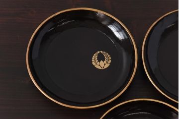 和製アンティーク　上がり藤紋がポイントになった上品な木製皿(漆器、和食器)4枚セット