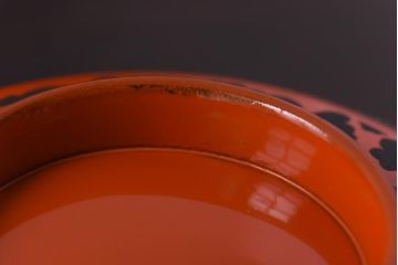 和製アンティーク　沈金蒔絵　波模様がユニークな蓋付き木製椀(漆器、和食器)5客セット(1)