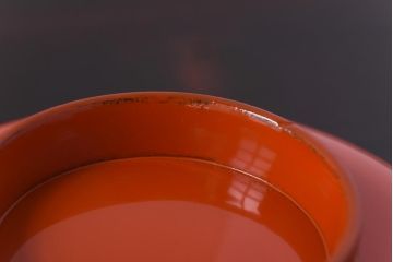 和製アンティーク　沈金蒔絵　波模様がユニークな蓋付き木製椀(漆器、和食器)5客セット(1)
