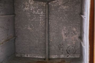 アンティーク雑貨　昭和レトロ　ディスプレイにおすすめの古い木製冷蔵庫(収納棚)