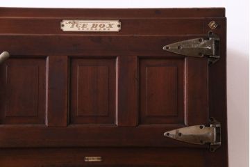 アンティーク雑貨　昭和レトロ　ディスプレイにおすすめの古い木製冷蔵庫(収納棚)