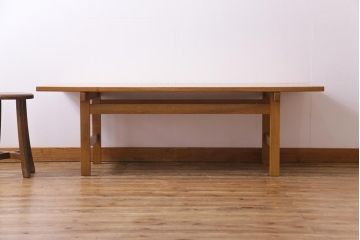 ビンテージ家具　北欧ヴィンテージ　Johannes Hansen(ヨハネス・ハンセン)社製　Hans J.Wegner(ハンス・J・ウェグナー)デザインのシンプルなコーヒーテーブル(センターテーブル、ローテーブル)