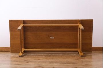 ビンテージ家具　北欧ヴィンテージ　Johannes Hansen(ヨハネス・ハンセン)社製　Hans J.Wegner(ハンス・J・ウェグナー)デザインのシンプルなコーヒーテーブル(センターテーブル、ローテーブル)