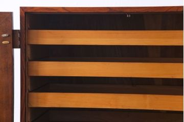 アンティーク家具　昭和期　前板ケヤキ材　上品な和の趣きの衣装箪笥(チェスト、整理箪笥)