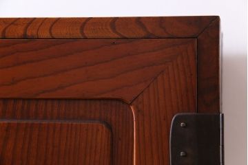 アンティーク家具　昭和期　前板ケヤキ材　上品な和の趣きの衣装箪笥(チェスト、整理箪笥)