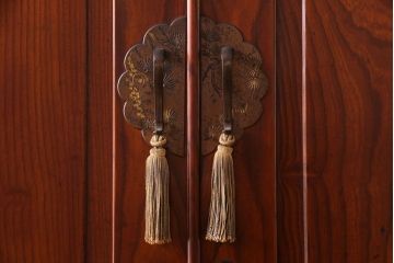 アンティーク家具　昭和期　前板ケヤキ材　上品な和の趣きの衣装箪笥(チェスト、整理箪笥)