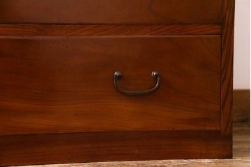 アンティーク家具　昭和期　前板ケヤキ材　上品な和の趣きの衣装箪笥(チェスト、整理箪笥)