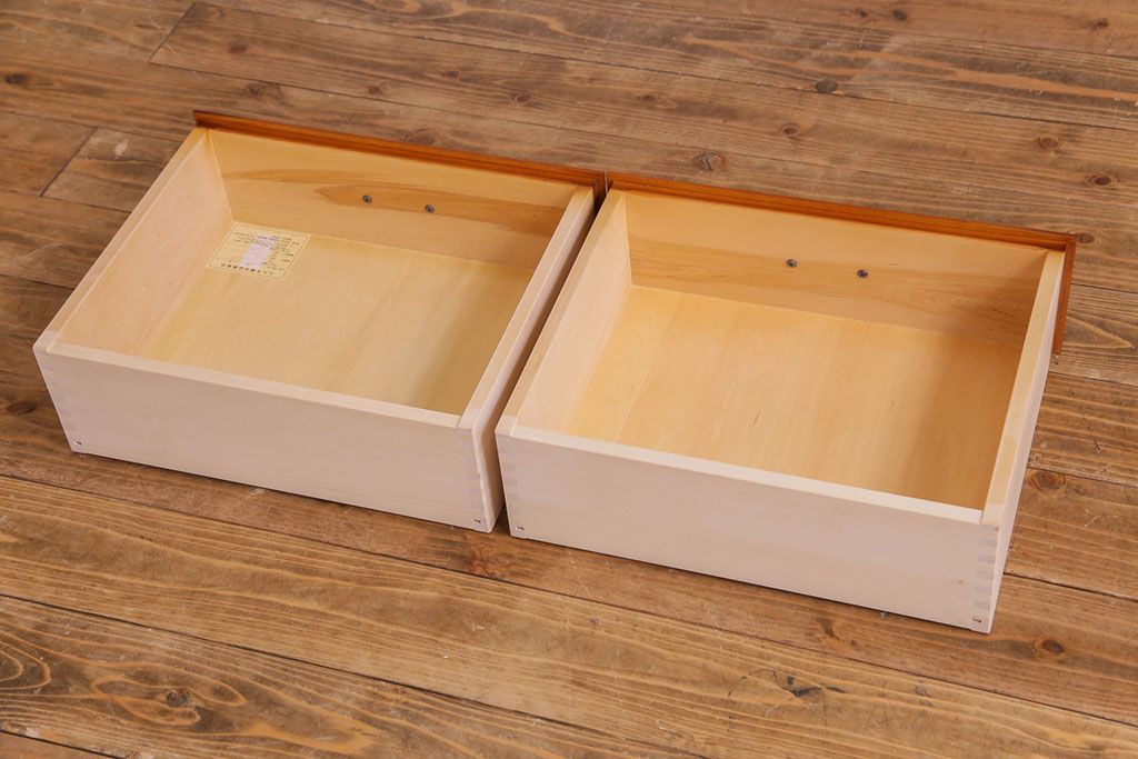 中古　横浜ダニエル(daniel)　A-208　エレガントな佇まいが魅力のブックケース(本箱、収納棚、キャビネット)(定価約50万円)