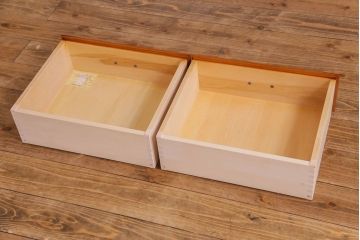 中古　横浜ダニエル(daniel)　A-208　エレガントな佇まいが魅力のブックケース(本箱、収納棚、キャビネット)(定価約50万円)