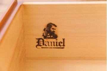 中古　横浜ダニエル(daniel)　A-208　エレガントな佇まいが魅力のブックケース(本箱、収納棚、キャビネット)(定価約50万円)