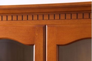 中古　横浜ダニエル(daniel)　A-208　エレガントな佇まいが魅力のブックケース(本箱、収納棚、キャビネット)(定価約50万円)