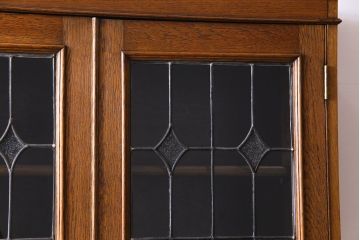 アンティーク家具　イギリスアンティーク　オーク材　ステンドグラスがお洒落なブックケース(収納棚、キャビネット)