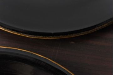 和製アンティーク　鶴と亀の図　縁起の良い図柄が魅力的な木製皿(漆器、和食器)6枚セット(1)
