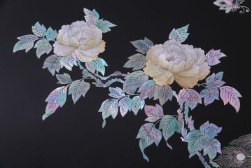 中古　民芸家具　螺鈿細工　高級品　華やかな意匠が存在感を放つ座卓テーブル