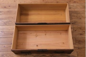 アンティーク家具　和製アンティーク　明治期　桐材　上品さをまとった脚付き箪笥ローチェスト(衣装箪笥、テレビボード、桐箪笥、桐たんす)