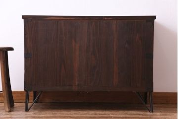 アンティーク家具　和製アンティーク　明治期　桐材　上品さをまとった脚付き箪笥ローチェスト(衣装箪笥、テレビボード、桐箪笥、桐たんす)