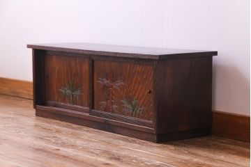 ヴィンテージ家具　ビンテージ　栗材　浮造り　和の風情あふれる佇まいが魅力のローボード(戸棚、収納棚)