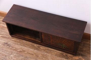 ヴィンテージ家具　ビンテージ　栗材　浮造り　和の風情あふれる佇まいが魅力のローボード(戸棚、収納棚)