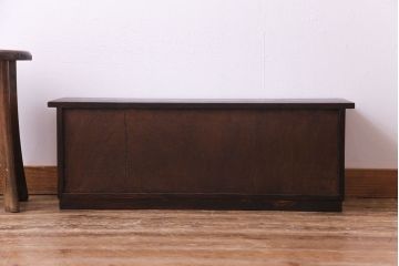 ヴィンテージ家具　ビンテージ　栗材　浮造り　和の風情あふれる佇まいが魅力のローボード(戸棚、収納棚)