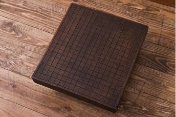 アンティーク雑貨　和製アンティーク　明治大正期　味わい深い質感の囲碁盤(飾り台)