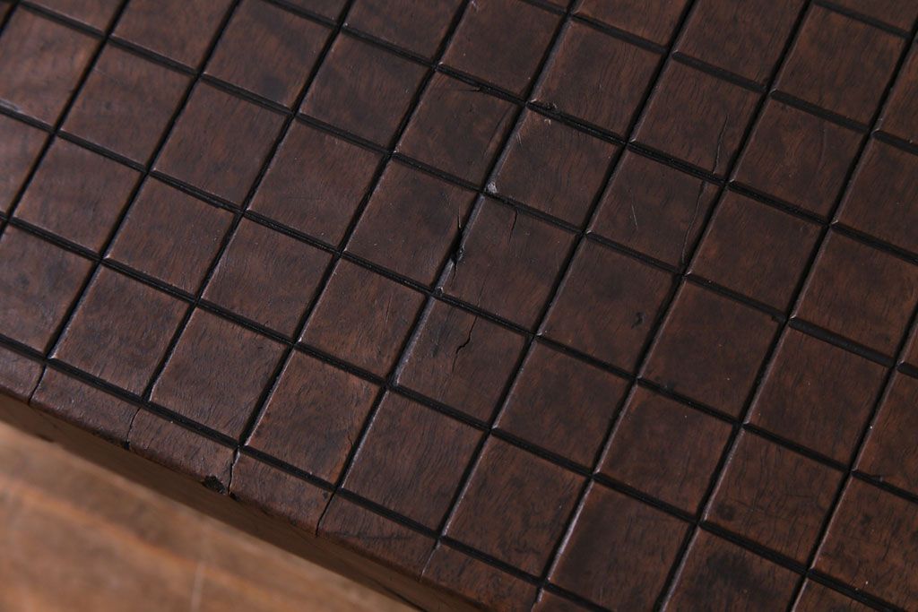 アンティーク雑貨　和製アンティーク　明治大正期　味わい深い質感の囲碁盤(飾り台)