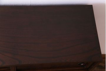アンティーク家具　和製アンティーク　大正期　三方ケヤキ材　上品な佇まいの茶箪笥(収納棚、茶棚、飾り棚)