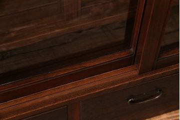 アンティーク家具　和製アンティーク　大正期　三方ケヤキ材　上品な佇まいの茶箪笥(収納棚、茶棚、飾り棚)