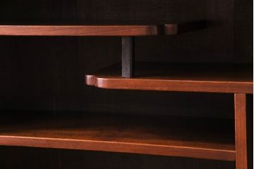 アンティーク家具　和製アンティーク　大正期　三方ケヤキ材　上品な佇まいの茶箪笥(収納棚、茶棚、飾り棚)