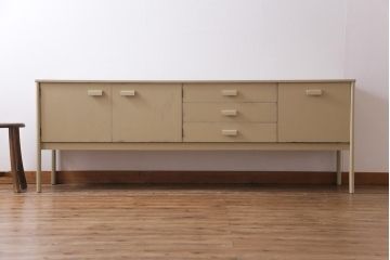 ヴィンテージ家具　北欧ビンテージ　ナチュラルテイストにぴったりなペイントサイドボード(リビングボード)