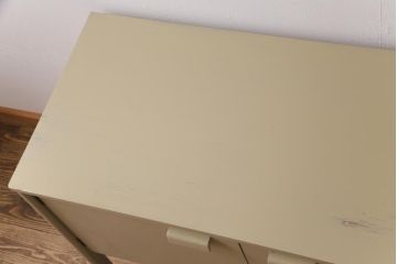 ヴィンテージ家具　北欧ビンテージ　ナチュラルテイストにぴったりなペイントサイドボード(リビングボード)