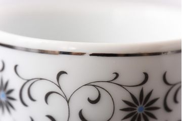 アンティーク雑貨　昭和期　日本陶器・ノリタケ(則武)　箱付き　洋モダンなデザインの茶器4客セット